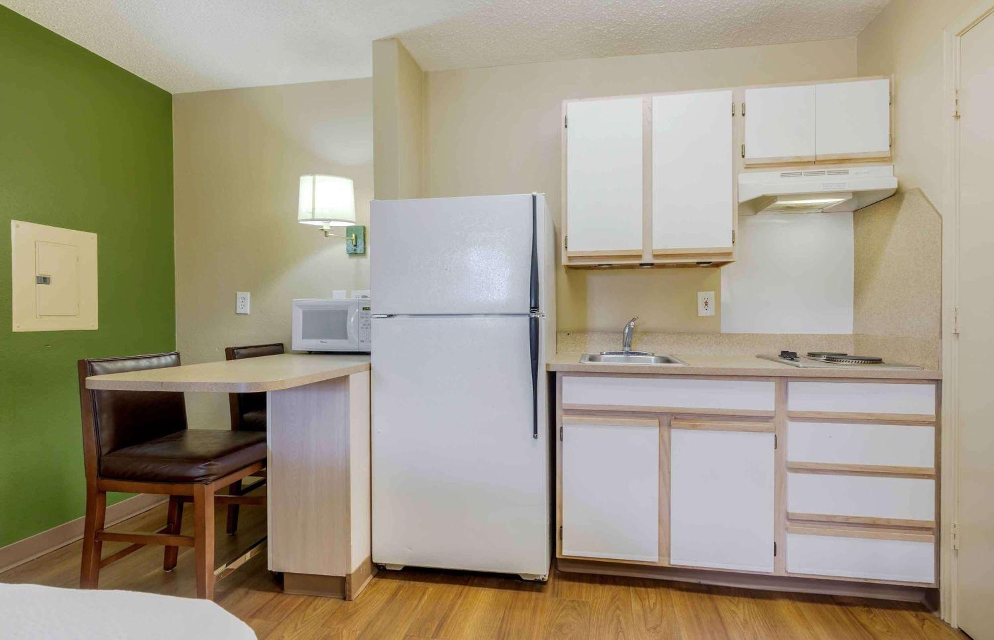 Extended Stay America Suites - Dallas - Las Colinas - Carnaby St Irving Buitenkant foto